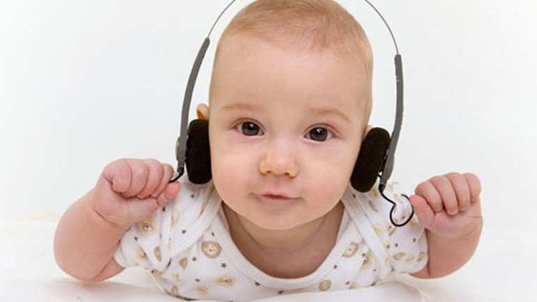 Συνηθίστε το μωρό σας να κοιμάται με θόρυβο